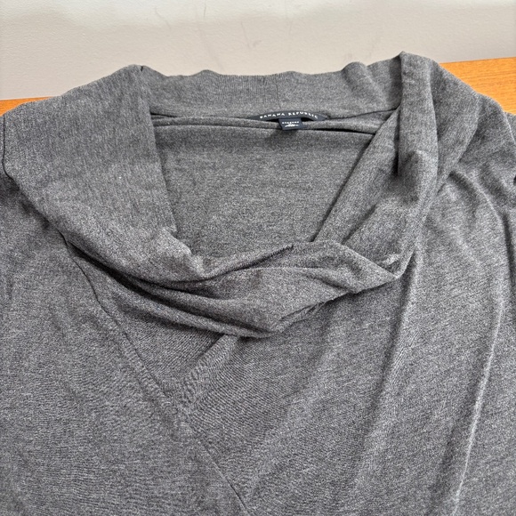New Banana Republic Grey Cowl Neck Long Sleeve Light Weight Sweater - Picture 3 of 6